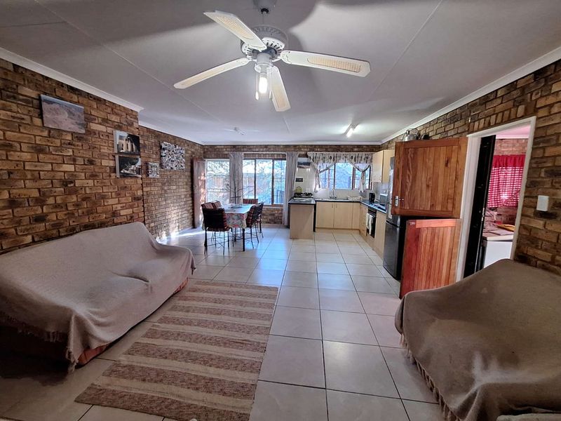 Seize the Potential -  Your Ideal Home Awaits - Photo 3