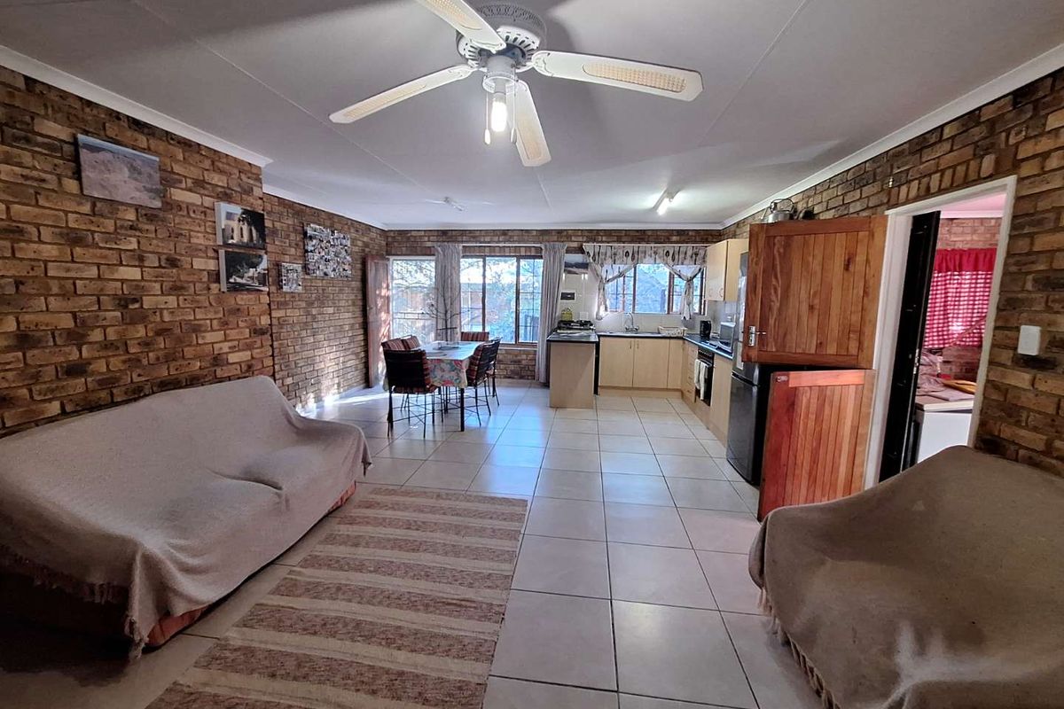 Seize the Potential -  Your Ideal Home Awaits - Photo 3