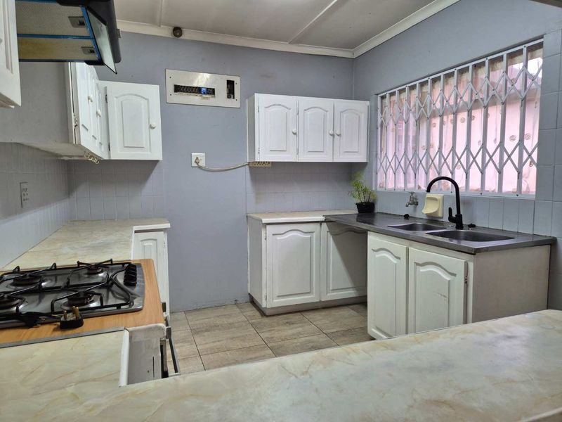 Family home with flatlet - Photo 6