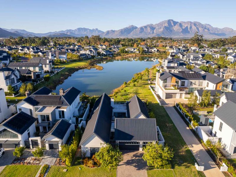 North-Facing Lakeside Living in a Beautiful Five-Bedroom Home on Val de Vie Estate - Photo 1