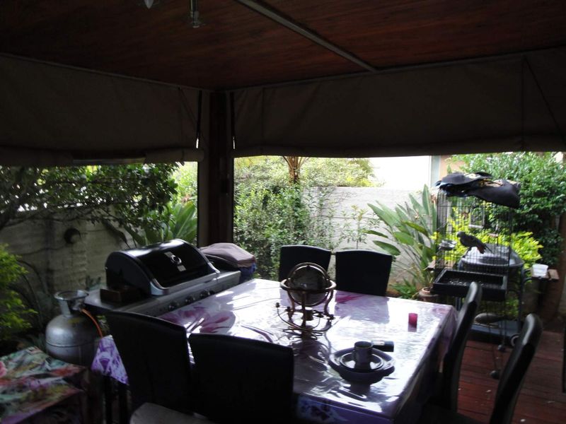 HEUWELSIG SECURITY ESTATE - 3 BEDROOM FREE STANDING TOWNHOUSE - Photo 2