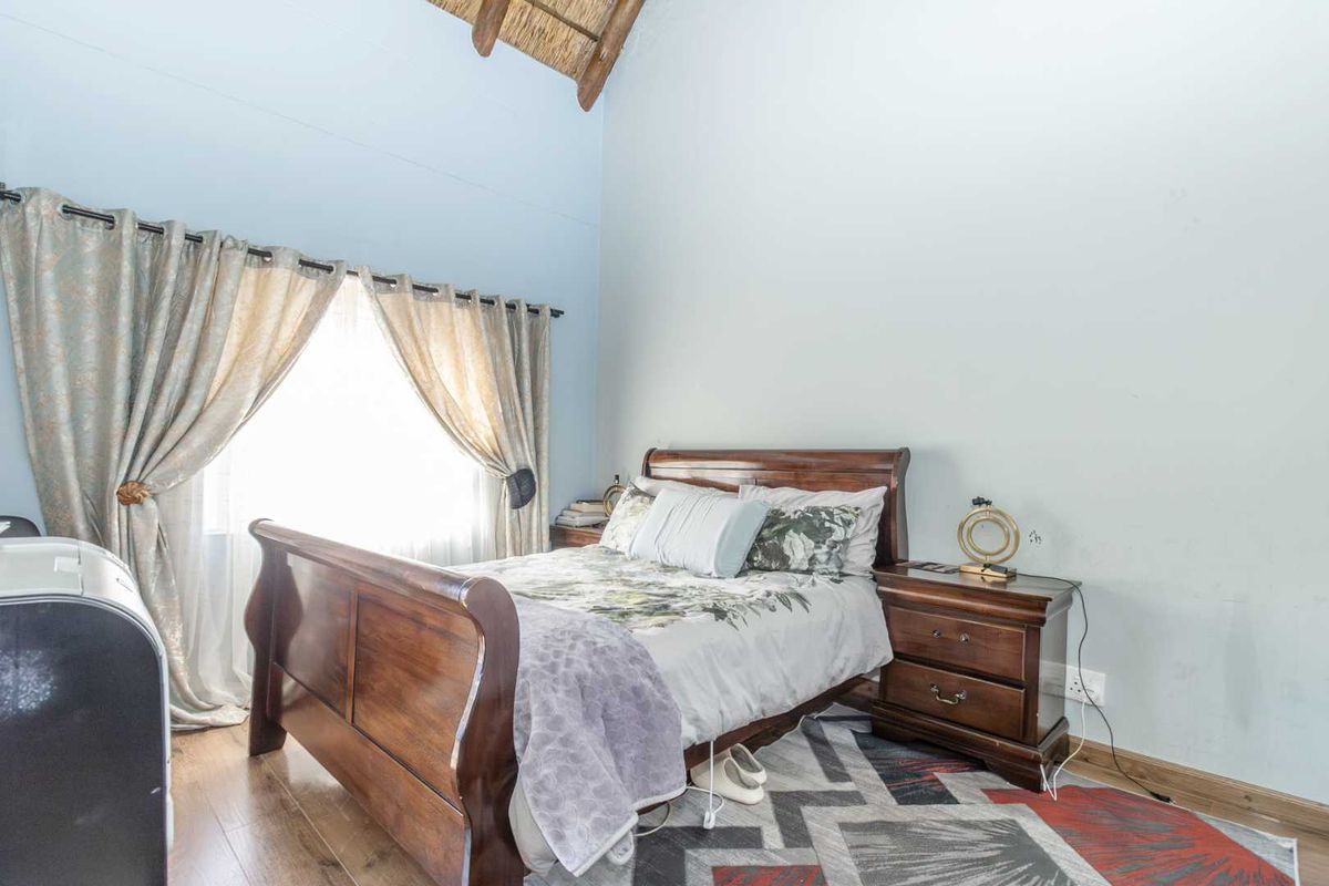 Perfect for the investor or first time buyer! - Photo 5