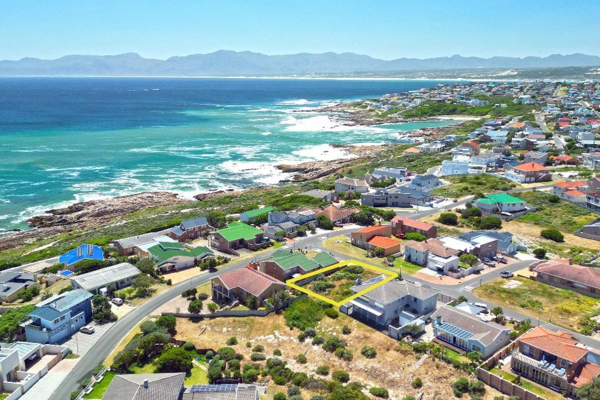 REMINDS ME OF THE LYRICS OF A SONG BY PERRY COMO - Photo 2