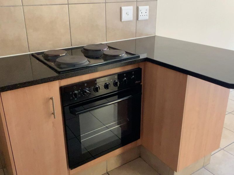 Modern 2-Bedroom Apartment for Sale in Route 82 Security Village – Alveda, Johannesburg South - Photo 4