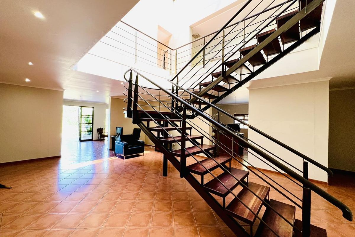 4 Bedroom House For Sale in Ludwigsdorf - Photo 3