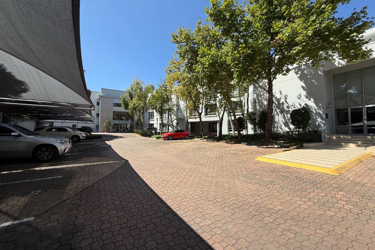 Ground Floor Office Space in Prime Illovo Location - Photo 2