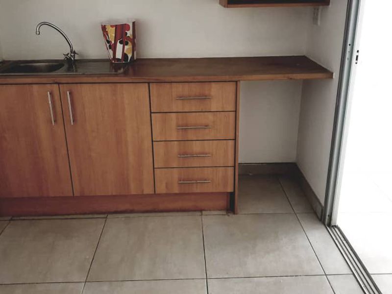 AAA Office Space to Rent - Photo 7