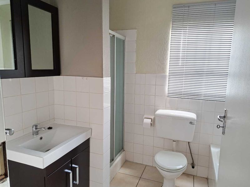 2 Bedroom Apartment for Sale in Ravenswood - Photo 9