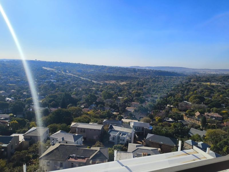 BEAUTIFUL SPACIOUS 3 BEDROOM PENTHOUSE WITH AWESOME VIEW - Photo 10