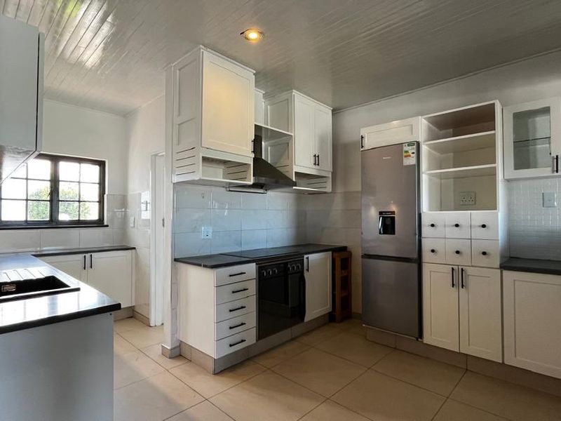 Luxury Living | Corporate Housing | Guesthouse Potential - Photo 10