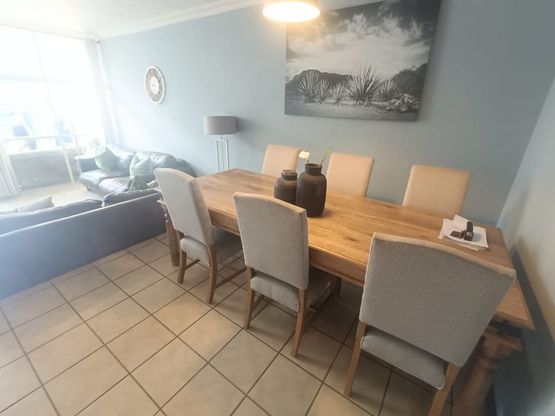 Exclusively Listed – Spacious Duplex in a Well-Established Area in Clubview. - Photo 8