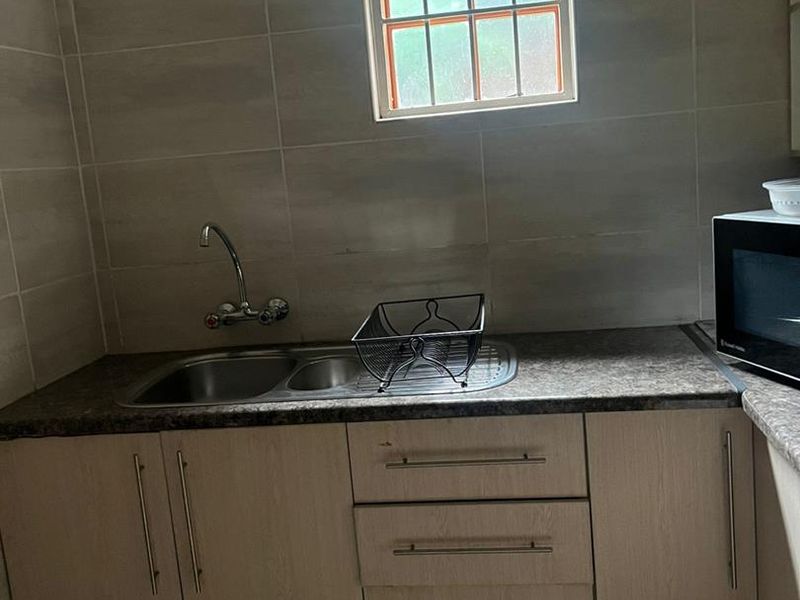 Spacious, Versatile Offices for Rent - Perfect for Your Team! - Photo 7