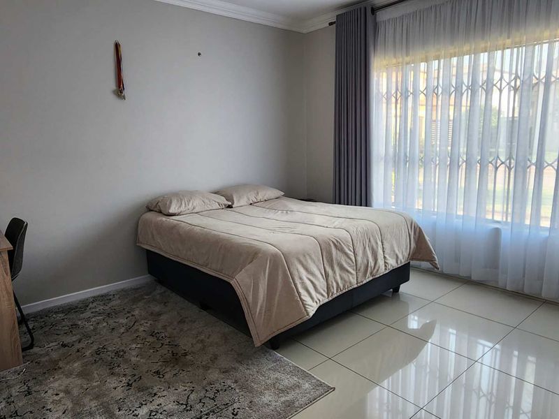 3 Bedroom House For Sale in The Orchards - Photo 3