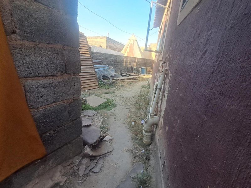 2 Bedroom House in Kaalfontein Ext 1 - Photo 7