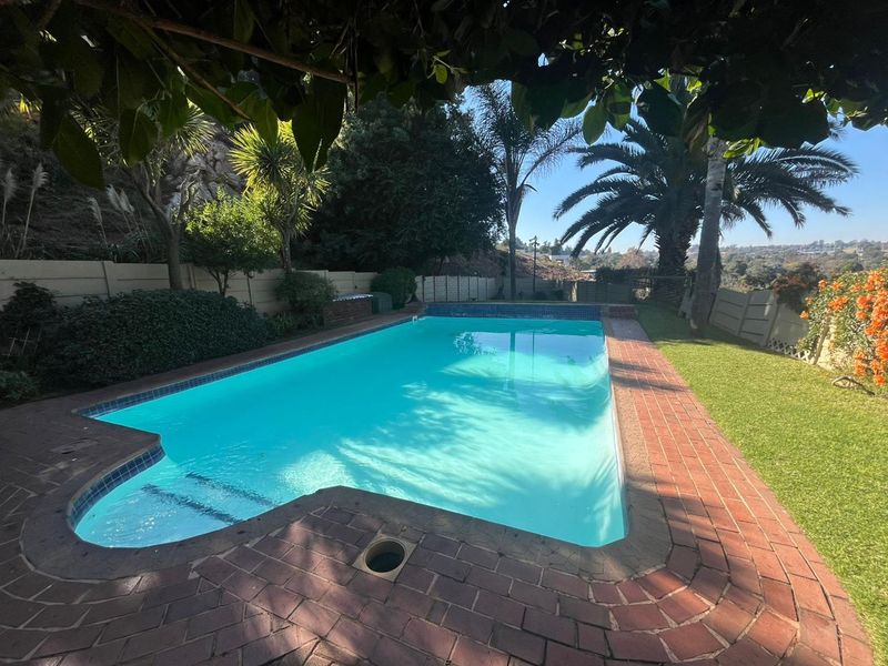 Seize This Gem: Stylish 2 Bedroom Duplex in Prime Quellerina! - Photo 2