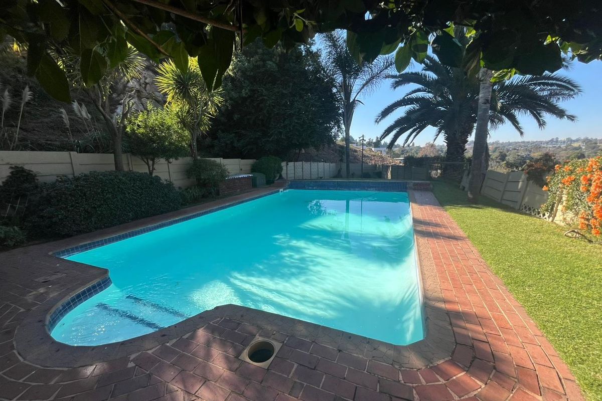 Seize This Gem: Stylish 2 Bedroom Duplex in Prime Quellerina! - Photo 2