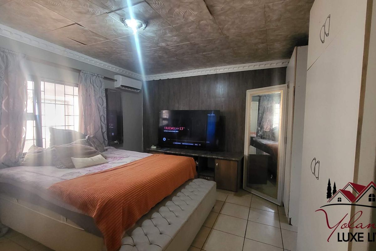 WELL MAINTENAED FAMILY HOME WITH GREAT INVESTMENT POTENTIAL - Photo 5