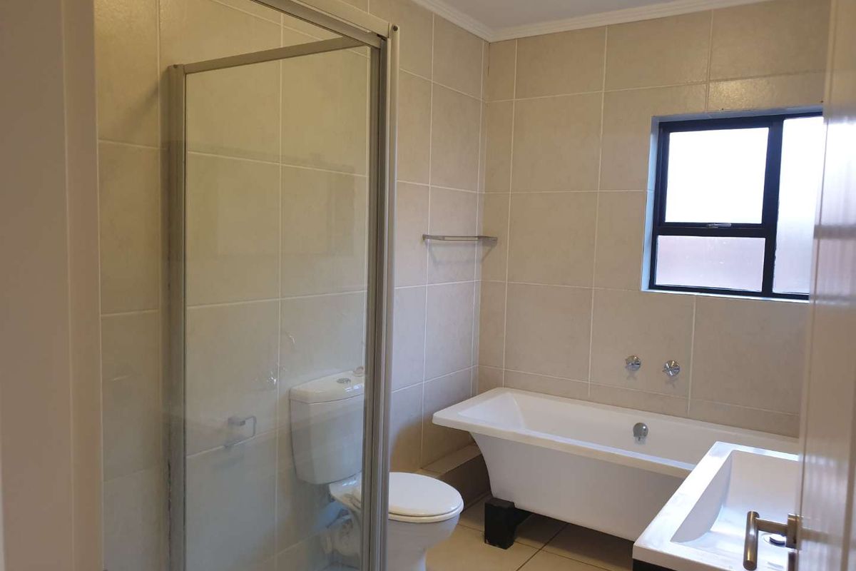 2 Bedroom Unit in Sought after Complex With Views - Photo 5