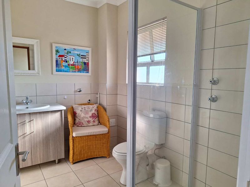 Fantastic Over 50's Convenient Living - Photo 9