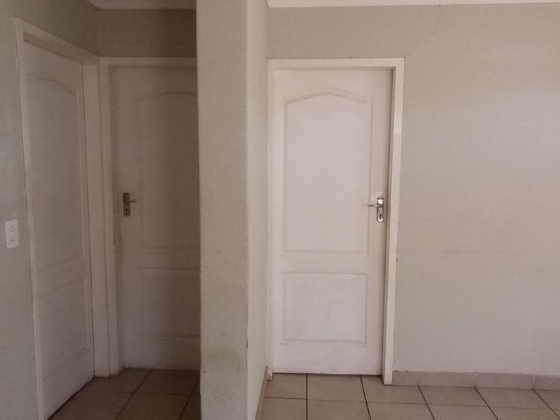 2 Bed House FOR SALE in Moleleki Ext 3 - Photo 8