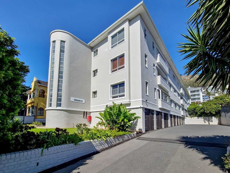 Charming Studio Apartment to Rent in the Heart of Green Point - Photo 2