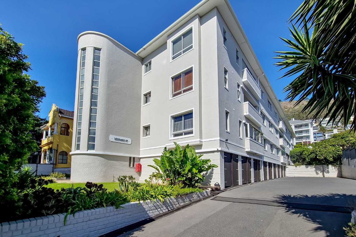 Charming Studio Apartment to Rent in the Heart of Green Point - Photo 2