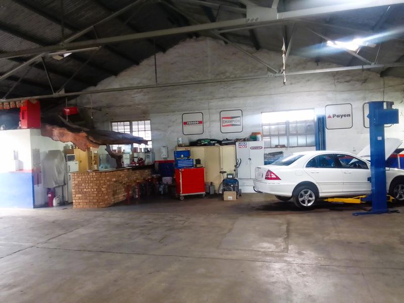 Strategically Positioned Auto Service Centre for Sale- Unbeatable Opportunity for Business Success - Photo 9