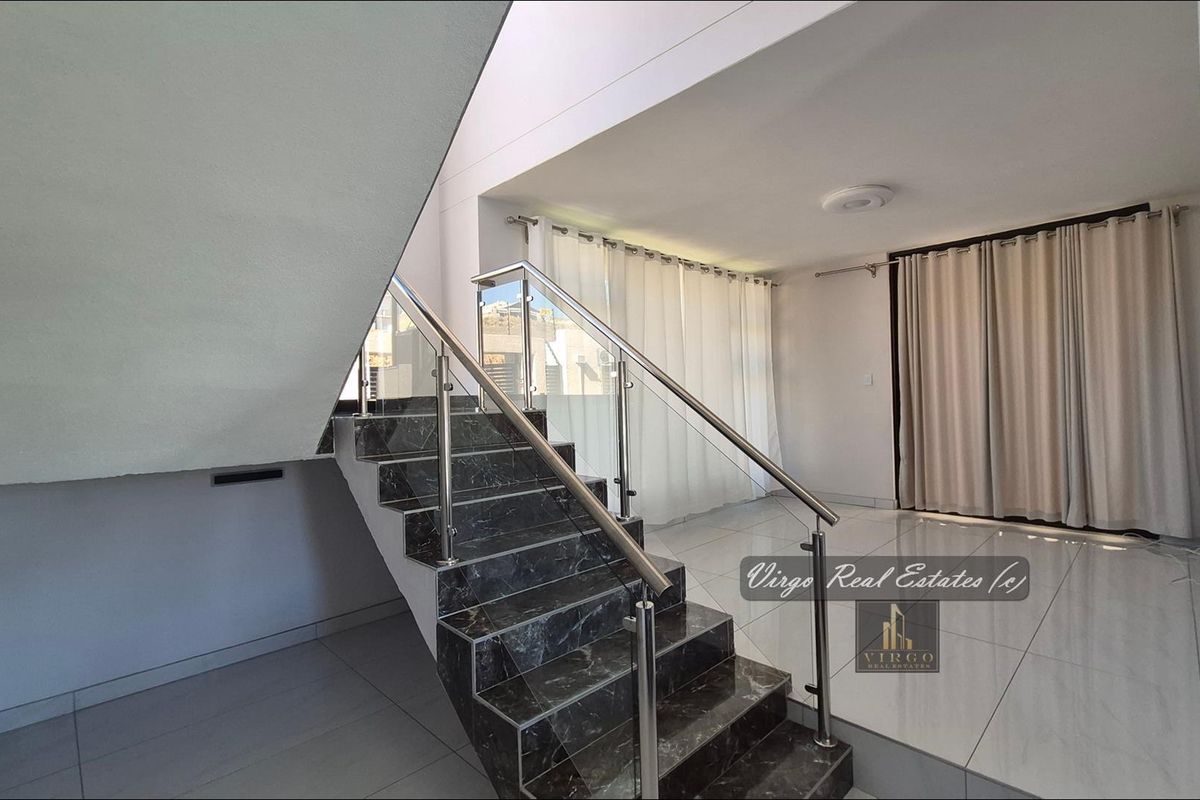🏡 LUXURY 4 BEDROOM HOUSE PLUS 2 BEDROOM FLAT MOUNTAIN-VIEW LIVING IN KLEINE KUPPE 🌄 - Photo 2
