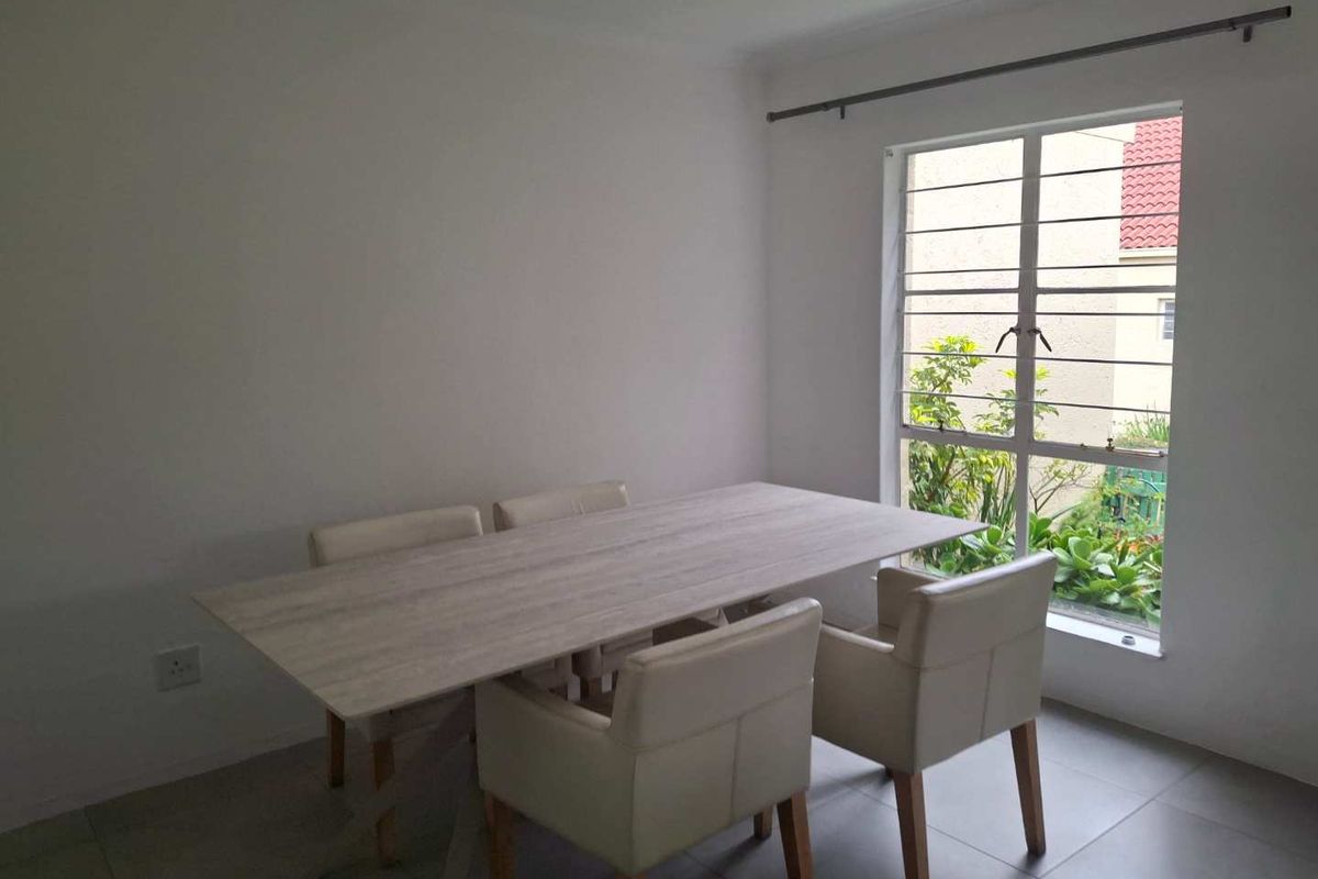 A BEAUTIFUL TWO BEDROOM SIMPLEX - Photo 4