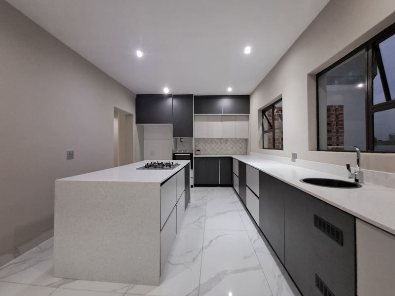 4 Bedroom House for sale in Liefde en Vrede - Photo 5