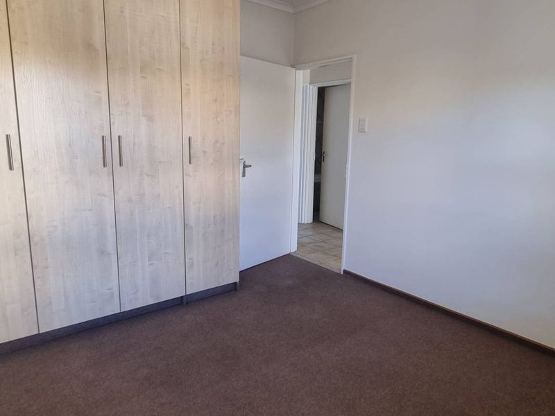 🏡 Beautiful Townhouse for Sale – Windhoek Country Club Golf Estate - Photo 4