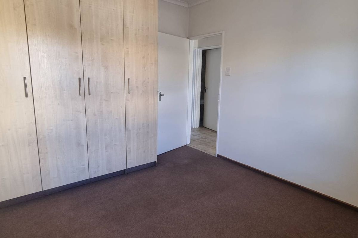 🏡 Beautiful Townhouse for Sale – Windhoek Country Club Golf Estate - Photo 4