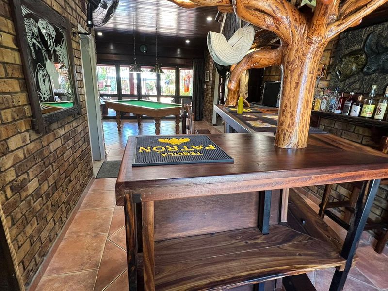 Entertainers dream home - Photo 7