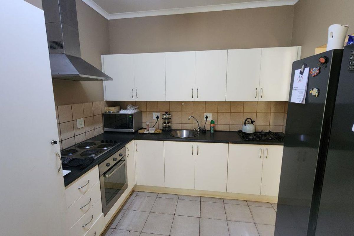 Family Smallholding for sale close to White River in a secure area - Photo 3