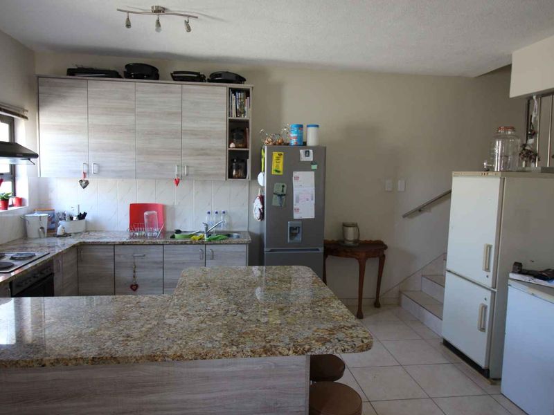 Corner Unit at Gracemere Court, Walvis Bay FOR SALE - Photo 5