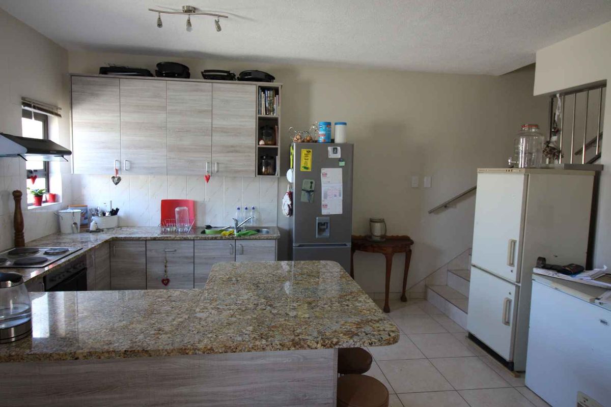 Corner Unit at Gracemere Court, Walvis Bay FOR SALE - Photo 5