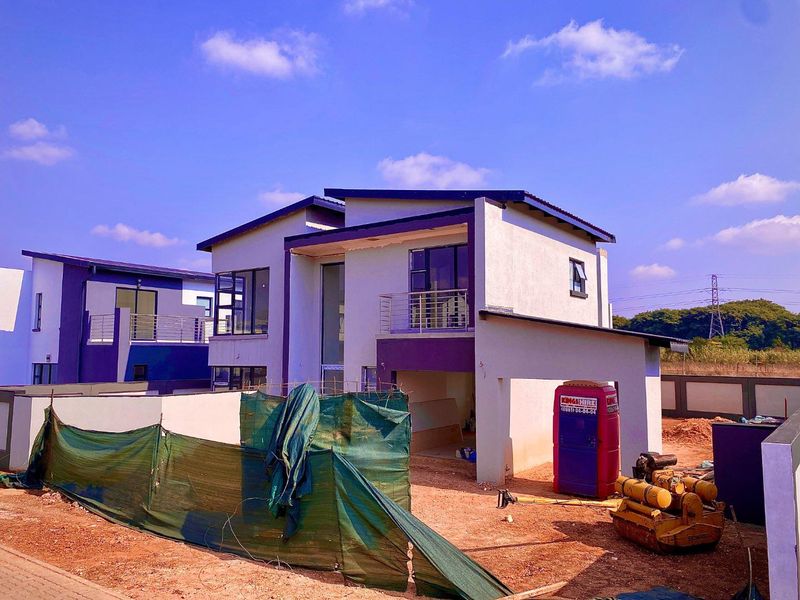 Newly Built Estate Home - Photo 1