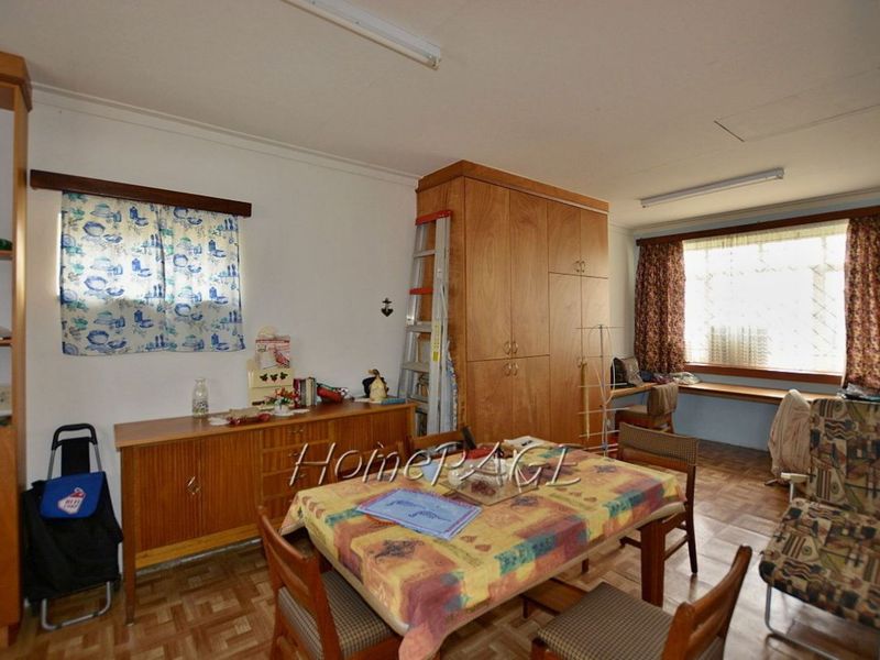 Ext 1, Henties Bay:  Home with Flat is for Sale - Photo 3