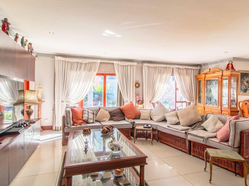 Stylish 3-Bedroom Home in Exclusive Vita Paz, Bedfordview - Photo 6