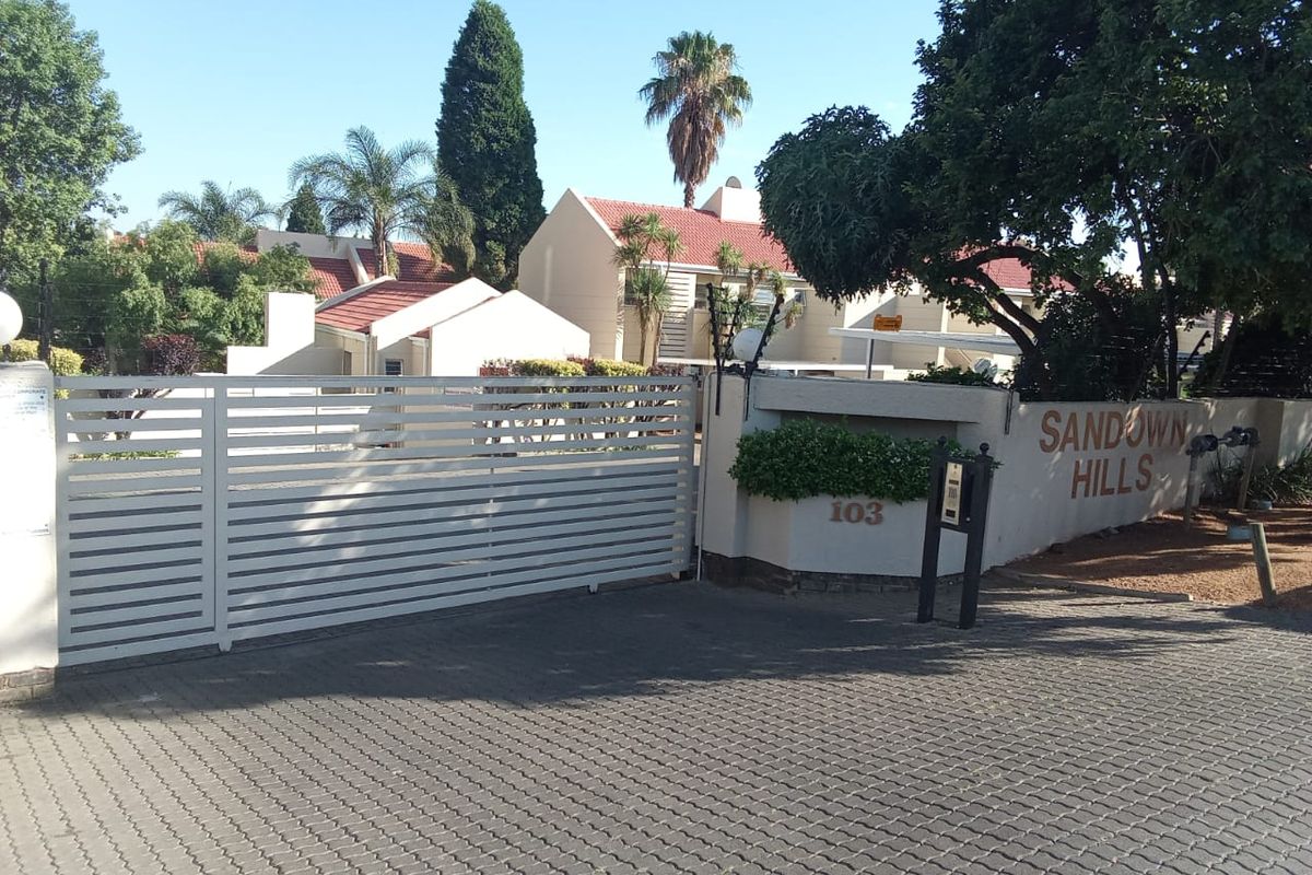 One-bedroom apartment - Photo 2