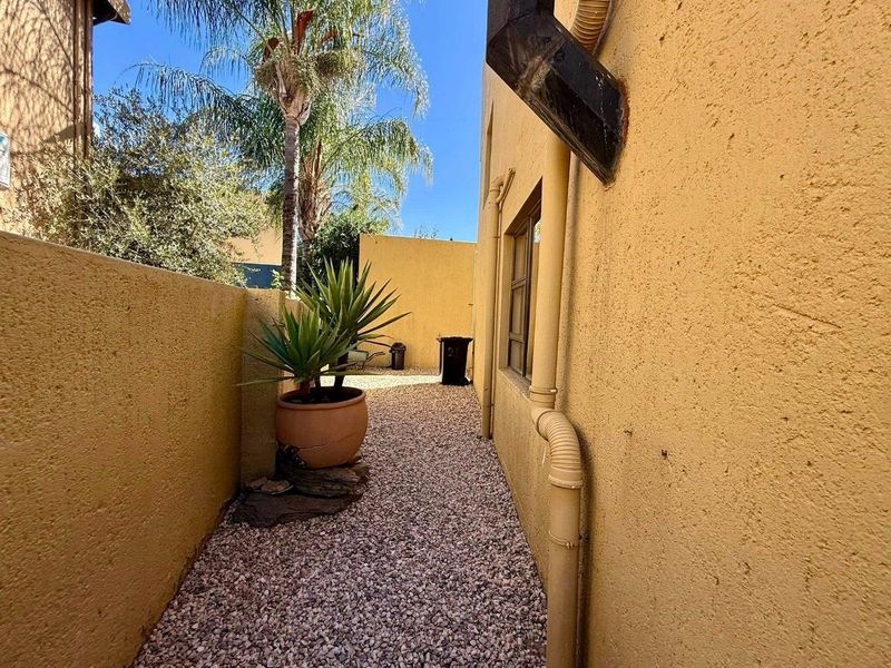 3 Bedroom Townhouse TO LET in Windhoek Country Club Golf Estate - Photo 6