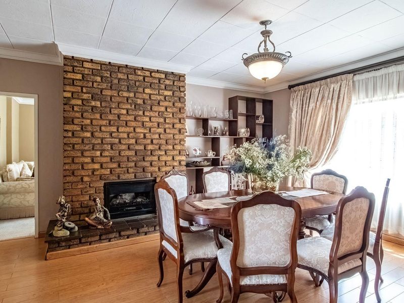 Your Dream Family Home Awaits in Lakefield Extension 21! - Photo 5