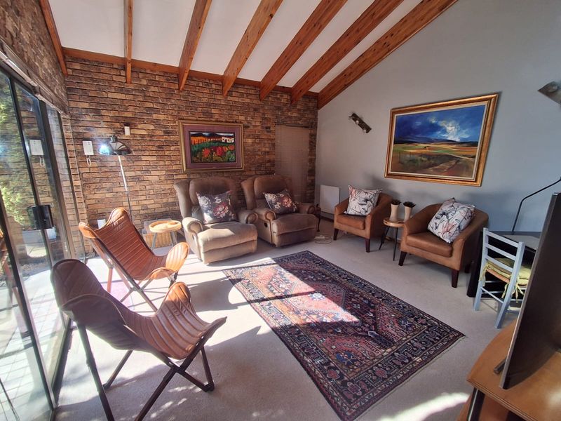 SPACE, STYLE AND ENTERTAINMENT - A FAMILY HOME WITH SO MUCH TO OFFER - Photo 8
