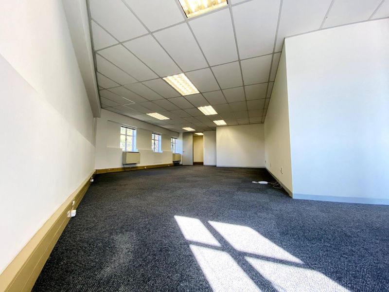 Spacious Commercial Office To Let  in Fourways – Waterford Office Park, Fourways - Photo 7