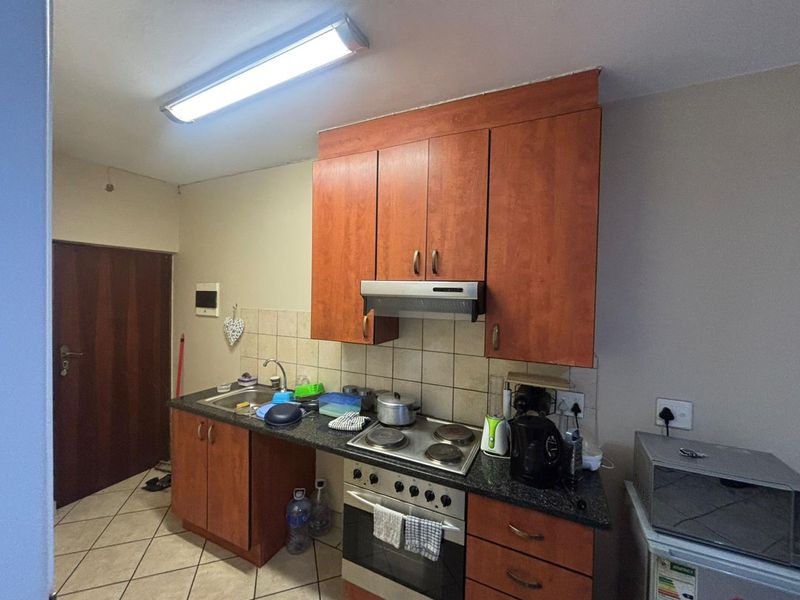 BACHELOR APARTMENT in Oukraal estate for Sale (Investors Only) - Photo 9