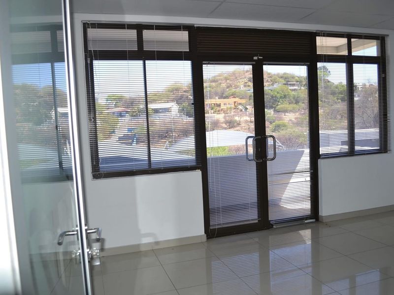 Prime commercial office for sale in Windhoek - Photo 7