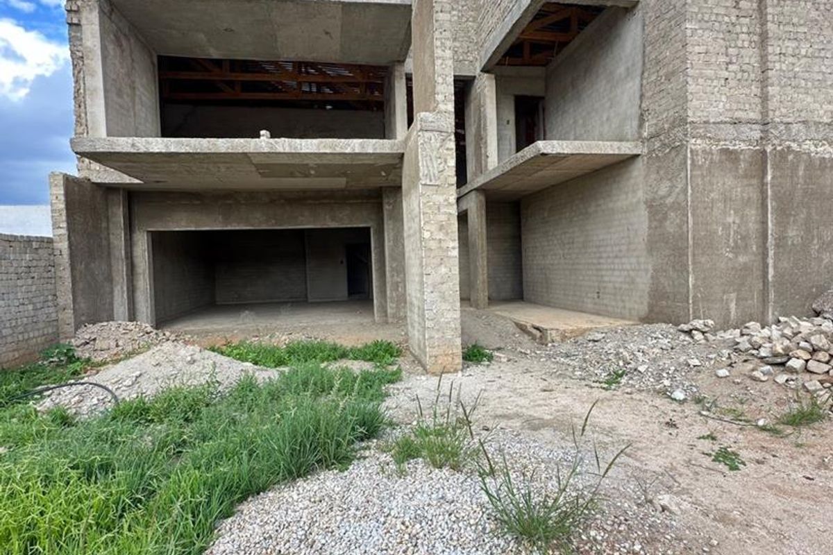 HOUSE FOR SALE  New Academia | Double Story   Selling as is at N$3 400 000.00 | Excluding costs - Photo 5