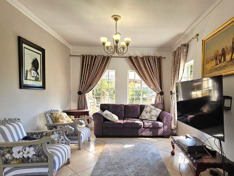 Spacious and Versatile 5 Bedroom Mediterranean Style House - Photo 8