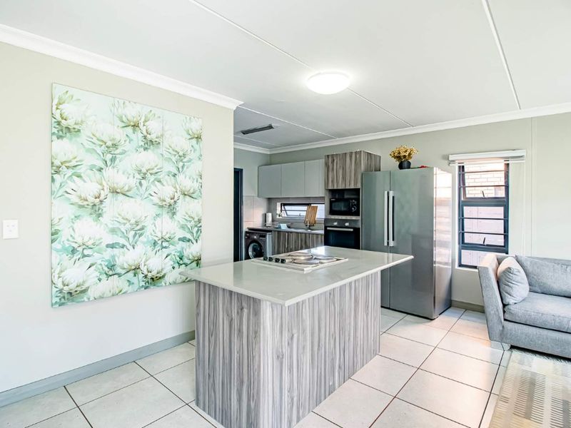 Stylish 3-Bedroom Townhouse for Sale in Zambezi Manor Lifestyle Estate - Photo 6