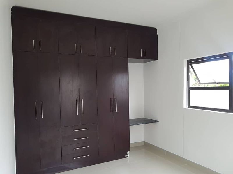 IMMACULATE PRIVATE UNIT - Photo 3